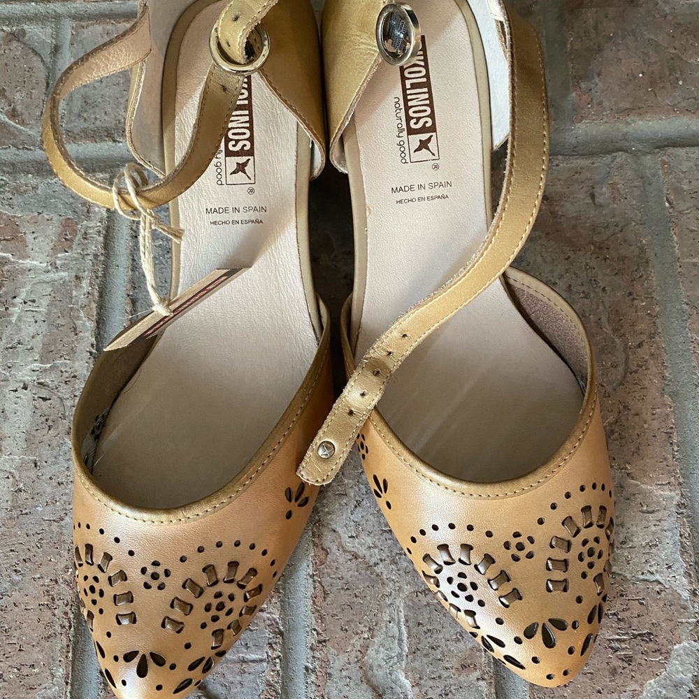 Pikolinos 41 model W4B-5829  Shoes with strap NWT